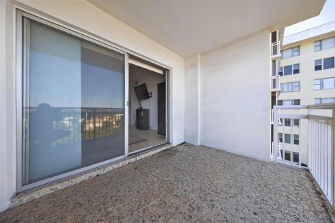 Condo in Hollywood, Florida, 1 bedroom  № 2187610 - photo 19
