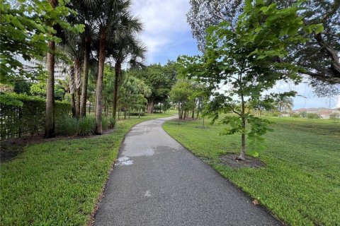 Condo in Hollywood, Florida, 1 bedroom  № 2187610 - photo 23