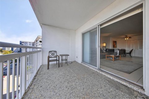 Condo in Hollywood, Florida, 1 bedroom  № 2187610 - photo 18