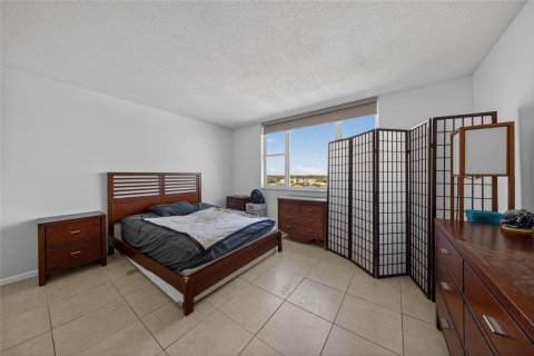 Condo in Hollywood, Florida, 1 bedroom  № 2187610 - photo 13