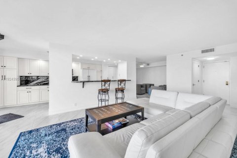 Купить кондоминиум в Майами, Флорида 2 спальни, 108.14м2, № 1989862 - фото 7