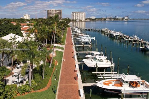 Купить кондоминиум в Майами, Флорида 2 спальни, 108.14м2, № 1989862 - фото 13