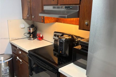 Купить кондоминиум в Майами, Флорида 1 спальня, 82.96м2, № 2051557 - фото 3