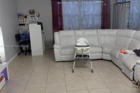 Кондоминиум с 1 спальней в Майами, Флорида № 2051557