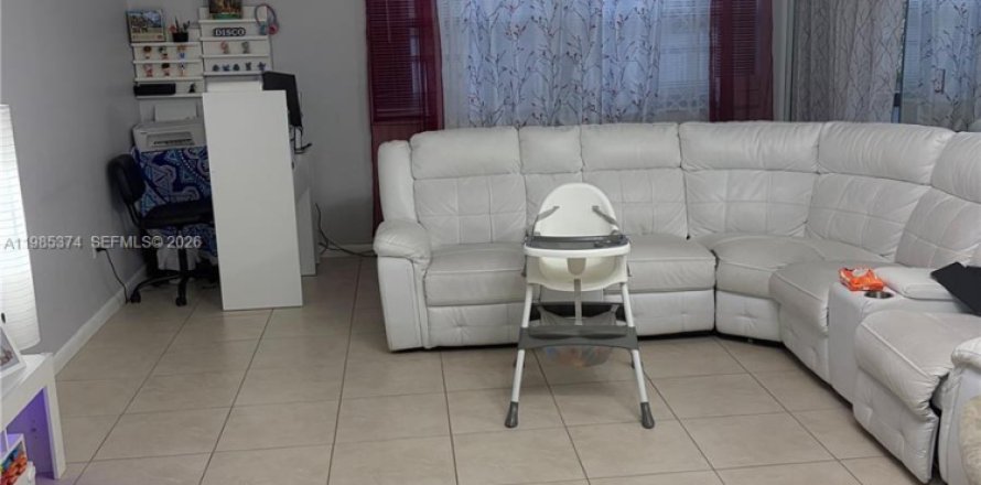 Кондоминиум с 1 спальней в Майами, Флорида № 2051557