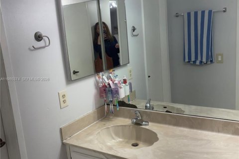 Купить кондоминиум в Майами, Флорида 1 спальня, 82.96м2, № 2051557 - фото 5