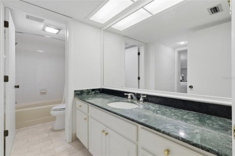 Купить кондоминиум в Уэсли-Чепел, Флорида 4 комнаты, 130.06м2, № 2283939 - фото 18