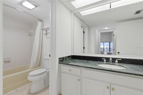 Купить кондоминиум в Уэсли-Чепел, Флорида 4 комнаты, 130.06м2, № 2283939 - фото 15
