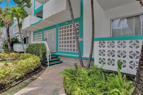 Copropriété à vendre à Miami Beach, Floride: 1 chambre, 65.03 m2 № 1893362 - photo 1