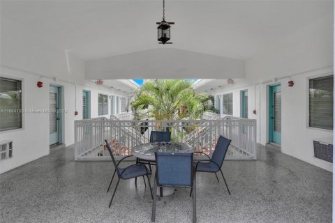 Copropriété à vendre à Miami Beach, Floride: 1 chambre, 65.03 m2 № 1893362 - photo 30
