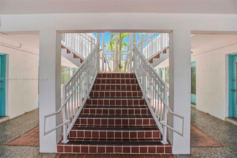 Copropriété à vendre à Miami Beach, Floride: 1 chambre, 65.03 m2 № 1893362 - photo 6