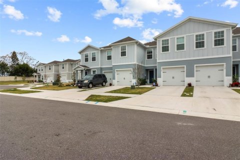 Touwnhouse à vendre à Holiday, Floride: 3 chambres, 133.78 m2 № 2138913 - photo 2