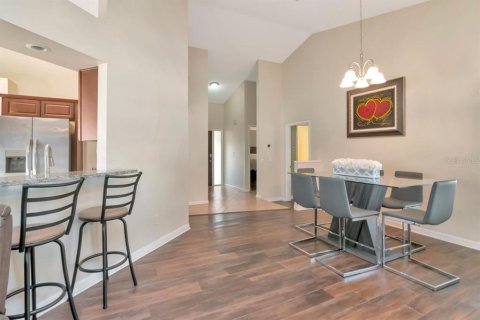 Casa en venta en Tampa, Florida, 4 dormitorios, 158.31 m2 № 1855757 - foto 10