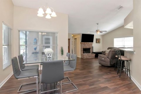 Casa en venta en Tampa, Florida, 4 dormitorios, 158.31 m2 № 1855757 - foto 4