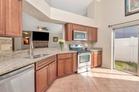 Casa en venta en Tampa, Florida, 4 dormitorios, 158.31 m2 № 1855757 - foto 9