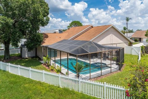 Casa en venta en Tampa, Florida, 4 dormitorios, 158.31 m2 № 1855757 - foto 2