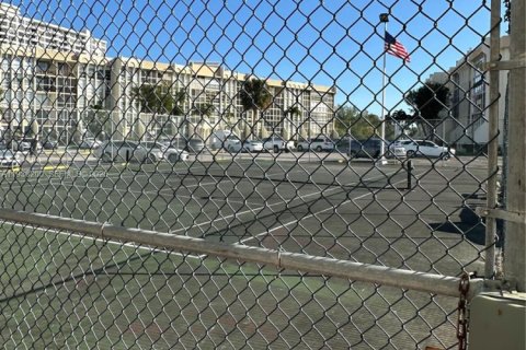 Copropriété à vendre à Hallandale Beach, Floride: 2 chambres, 85.84 m2 № 1995942 - photo 4