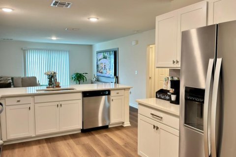 House in Port St. Lucie, Florida 3 bedrooms, 144.18 sq.m. № 2083406 - photo 6