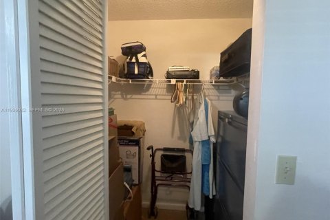 Copropriété à vendre à Tamarac, Floride: 2 chambres, 117.99 m2 № 1998241 - photo 25