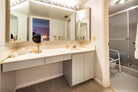 Copropriété à vendre à Tamarac, Floride: 2 chambres, 117.99 m2 № 1998241 - photo 4