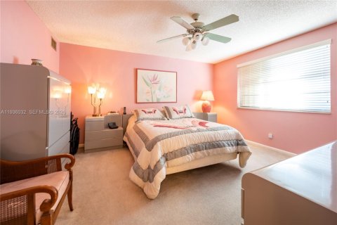 Copropriété à vendre à Tamarac, Floride: 2 chambres, 117.99 m2 № 1998241 - photo 5