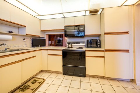 Copropriété à vendre à Tamarac, Floride: 2 chambres, 117.99 m2 № 1998241 - photo 8