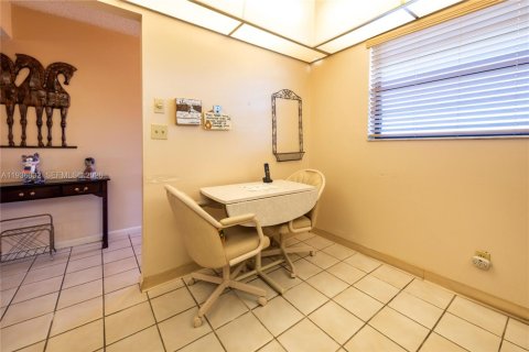 Copropriété à vendre à Tamarac, Floride: 2 chambres, 117.99 m2 № 1998241 - photo 10