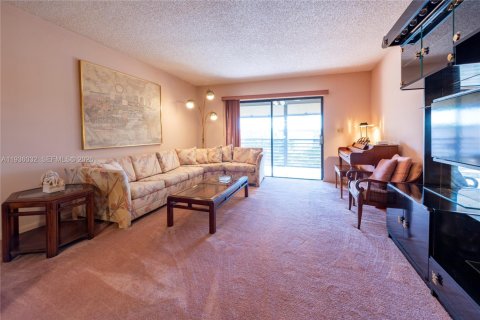 Copropriété à vendre à Tamarac, Floride: 2 chambres, 117.99 m2 № 1998241 - photo 20