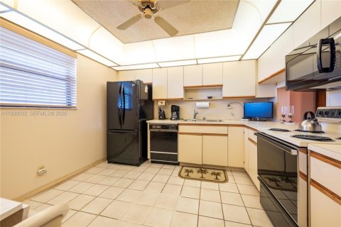 Copropriété à vendre à Tamarac, Floride: 2 chambres, 117.99 m2 № 1998241 - photo 7