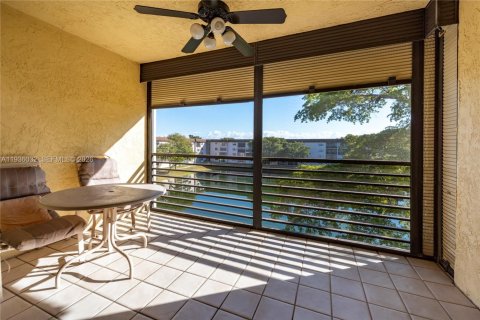 Condominio en Tamarac, Florida, 2 dormitorios  № 1998241