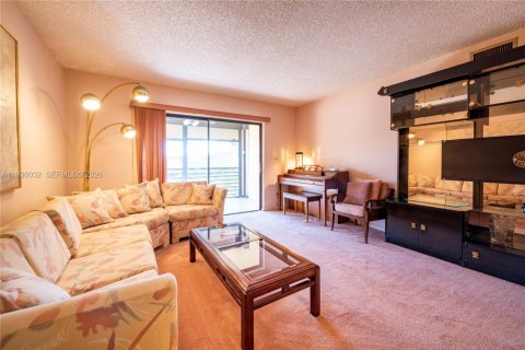 Copropriété à vendre à Tamarac, Floride: 2 chambres, 117.99 m2 № 1998241 - photo 23