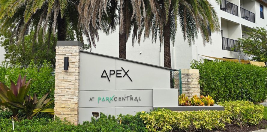 Condo à Doral, Floride, 3 chambres  № 1966203