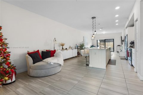 Copropriété à vendre à Doral, Floride: 3 chambres, 114.83 m2 № 1966203 - photo 4