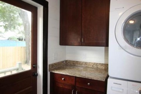 Снять в аренду виллу или дом в Тампа, Флорида 2 спальни, 185.9м2, № 2149544 - фото 13