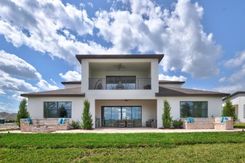 House in Robins Cove at Epperson by Biscayne Homes in Wesley Chapel, Florida 5 rooms, 397 sq.m. № 373528 - photo 1