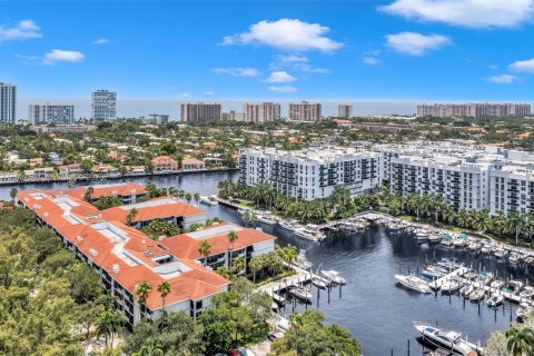 Condo in Fort Lauderdale, Florida, 2 bedrooms  № 1991764 - photo 4
