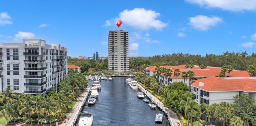 Condo in Fort Lauderdale, Florida, 2 bedrooms  № 1991764