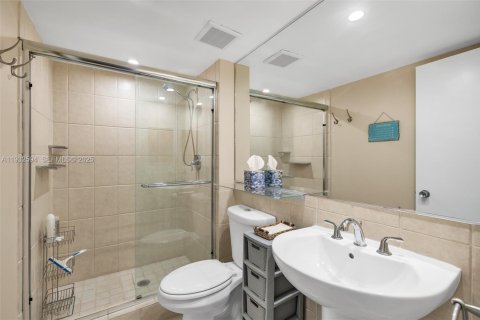 Condo in Fort Lauderdale, Florida, 2 bedrooms  № 1991764 - photo 22