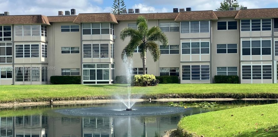 Condo in Lauderdale Lakes, Florida, 1 bedroom № 1860820