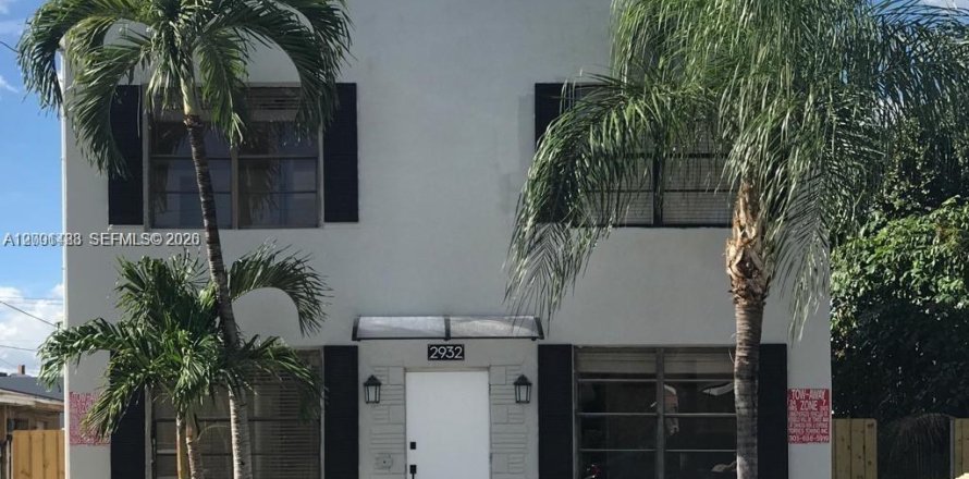 House in Miami, Florida 2 bedrooms, 69.68 sq.m. № 2067818