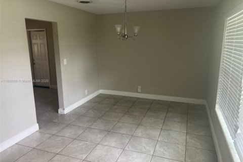 Villa ou maison à vendre à Fort Lauderdale, Floride: 3 chambres, 154.96 m2 № 1782104 - photo 2