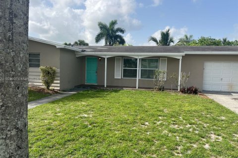Villa ou maison à vendre à Fort Lauderdale, Floride: 3 chambres, 154.96 m2 № 1782104 - photo 1