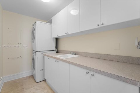 Condominio en alquiler en Sunny Isles Beach, Florida, 3 dormitorios, 205.69 m2 № 2174375 - foto 21