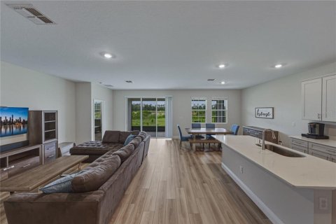House in Riverview, Florida 4 bedrooms, 212.28 sq.m. № 2102490 - photo 22