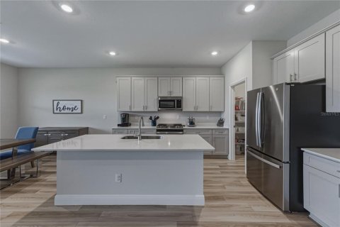 House in Riverview, Florida 4 bedrooms, 212.28 sq.m. № 2102490 - photo 29