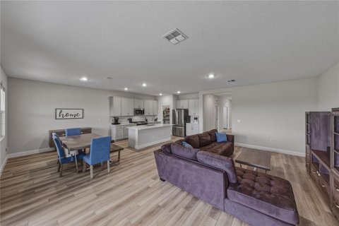House in Riverview, Florida 4 bedrooms, 212.28 sq.m. № 2102490 - photo 4