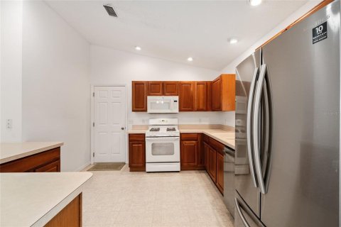 House in The Villages, Florida 2 bedrooms, 106.09 sq.m. № 1899176 - photo 12