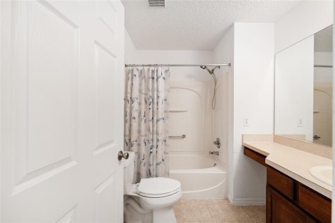 House in The Villages, Florida 2 bedrooms, 106.09 sq.m. № 1899176 - photo 23