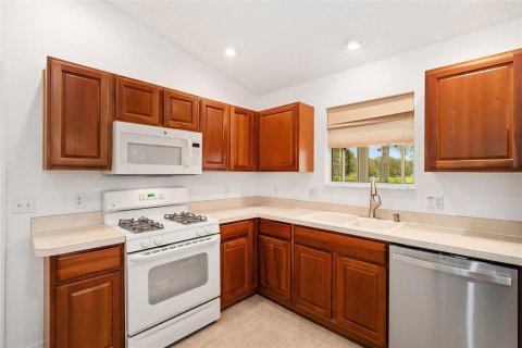 House in The Villages, Florida 2 bedrooms, 106.09 sq.m. № 1899176 - photo 13