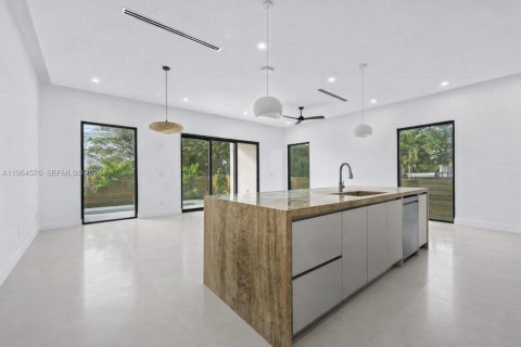 Купить таунхаус в Форт-Лодердейл, Флорида 3 спальни, № 2026030 - фото 11